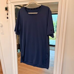 LIKE NEW Qty 2 Nike Dri-Fit longer style gym tees